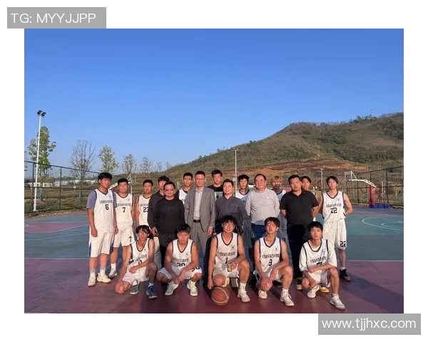 武汉篮球队展现出色团队协作能力助力联赛表现提升