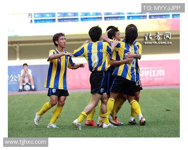 足球明星黄勇的生平成就与精彩瞬间全景介绍